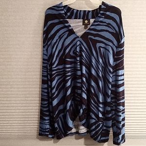 JM Collection Sz XL Rayon/Spandex Animal Print Top.  💙🖤